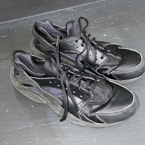 Black Nike Air Huaraches!
